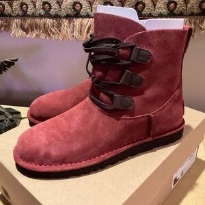 NIB UGG Elvi Boots Size 8